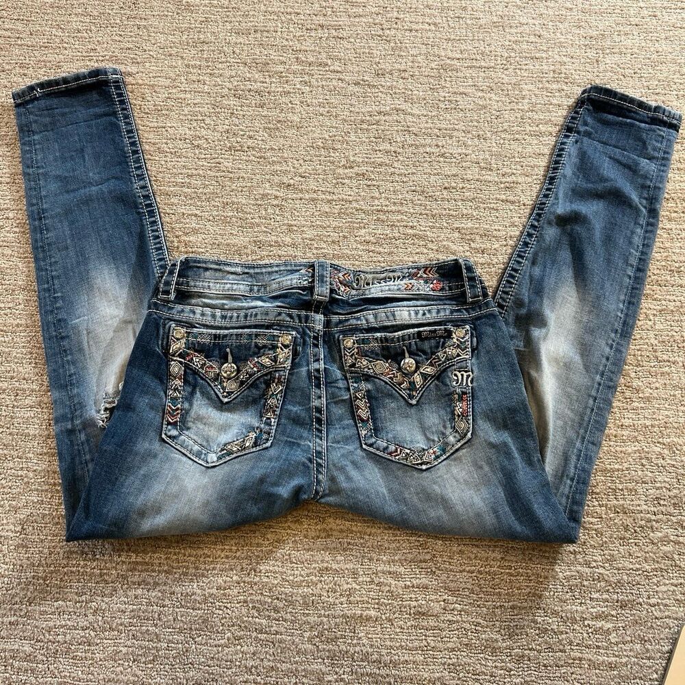 Miss Me Signature Skinny Jeans | Size 29 | Embroidered Distressed Stretch Denim